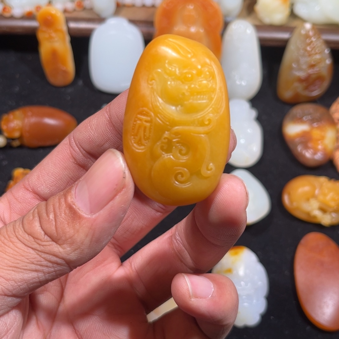 和田玉颈饰未镶嵌执*