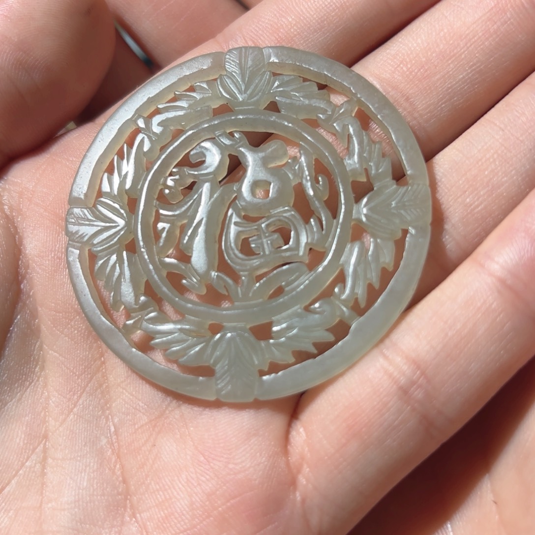 青***回和田玉未镶嵌颈饰