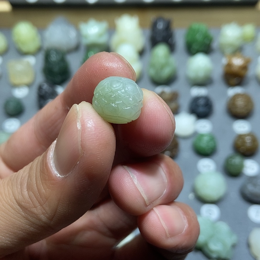 和田玉颈饰未镶嵌狗**杨定制