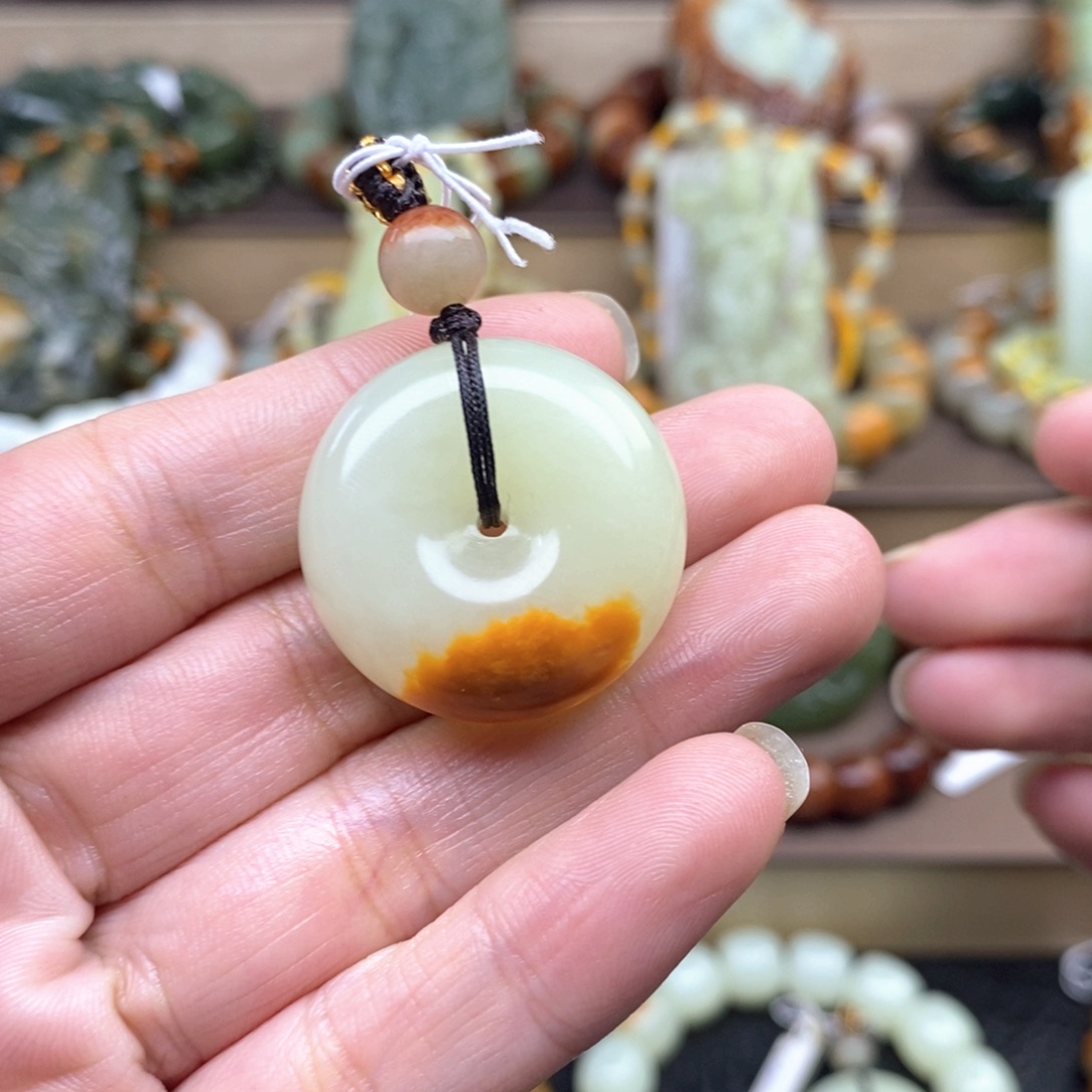 透闪石质玉未镶嵌手串