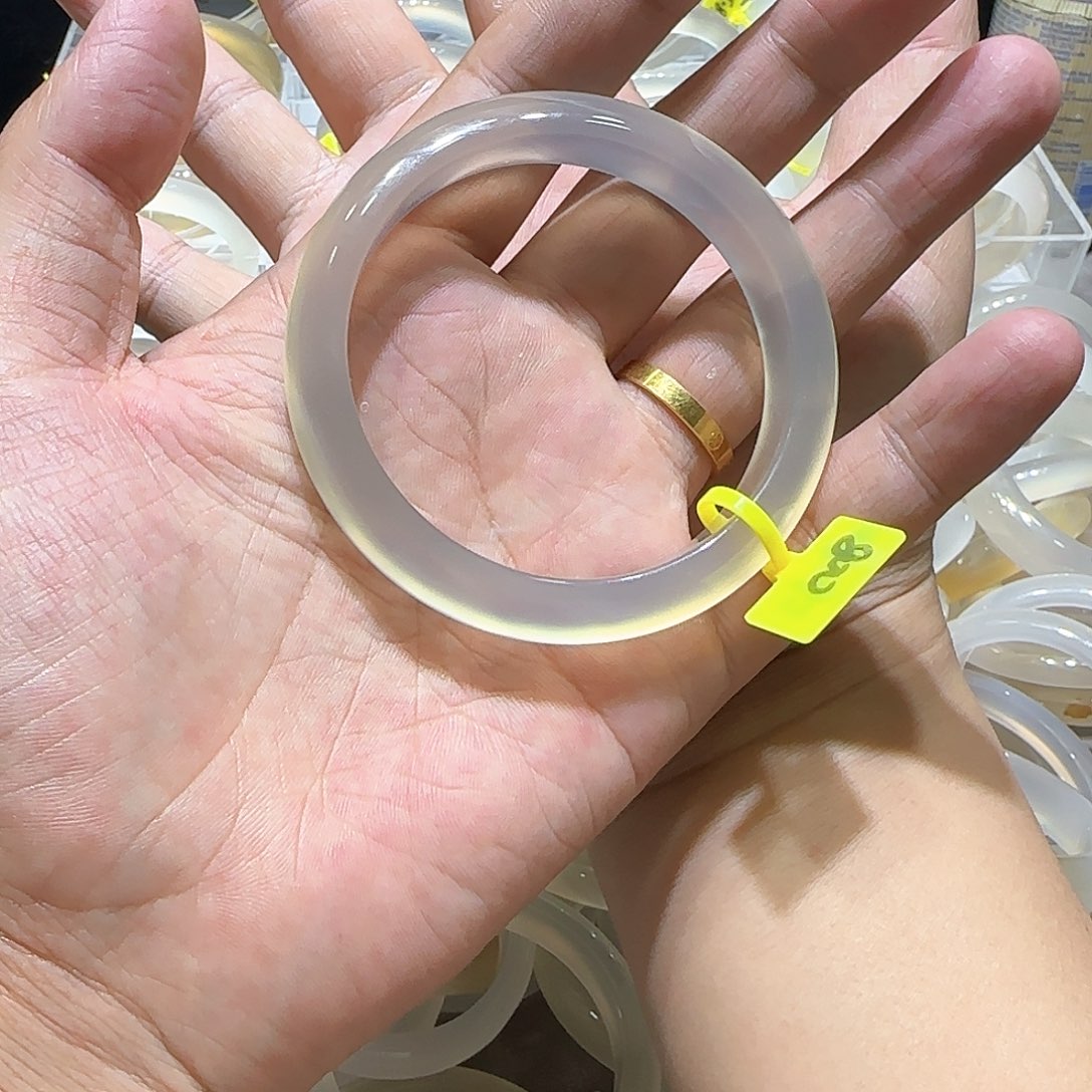 玛瑙/玉髓手镯未镶嵌小*宙特价不退换