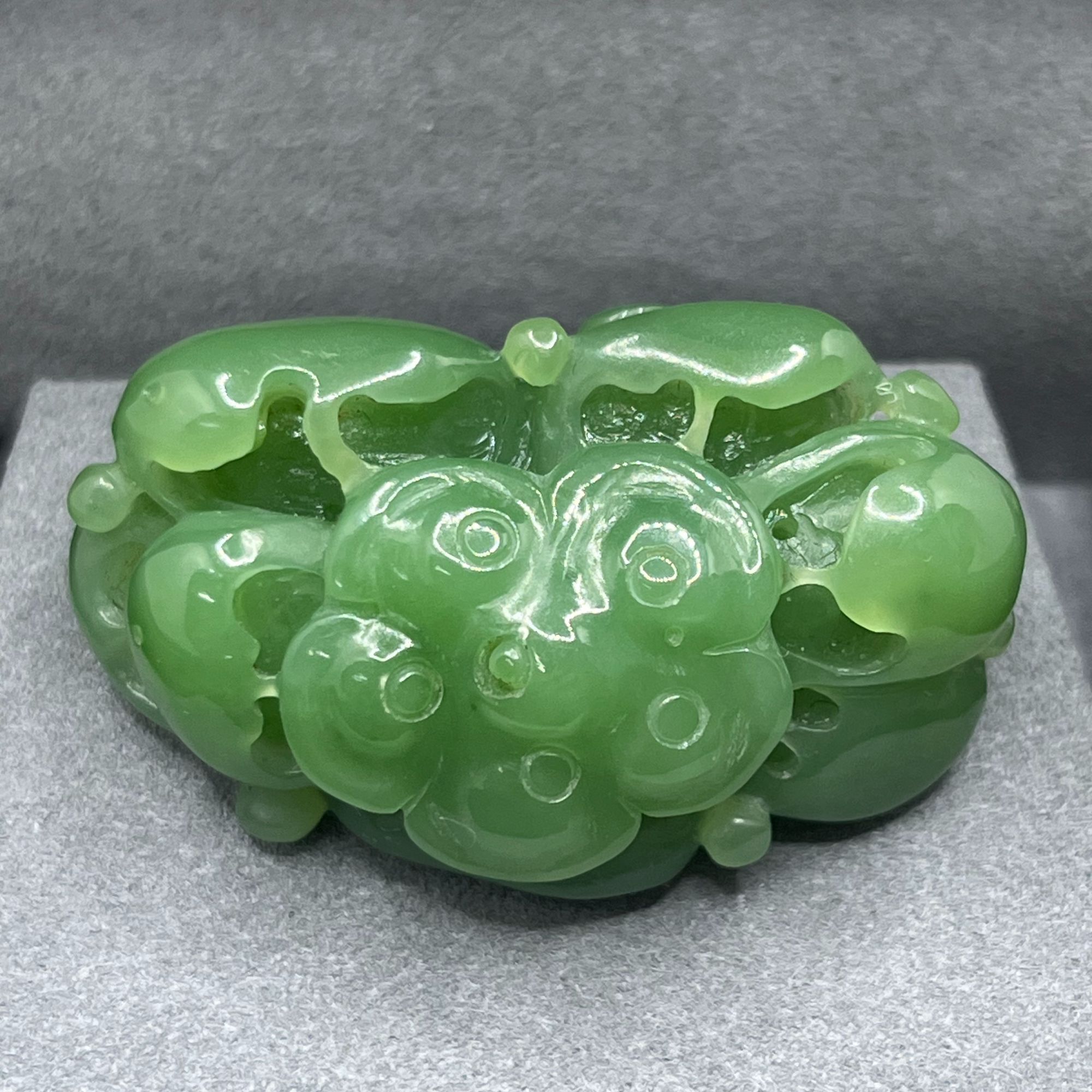 025天然和田玉碧玉手工雕刻荷花时尚吊坠手把件