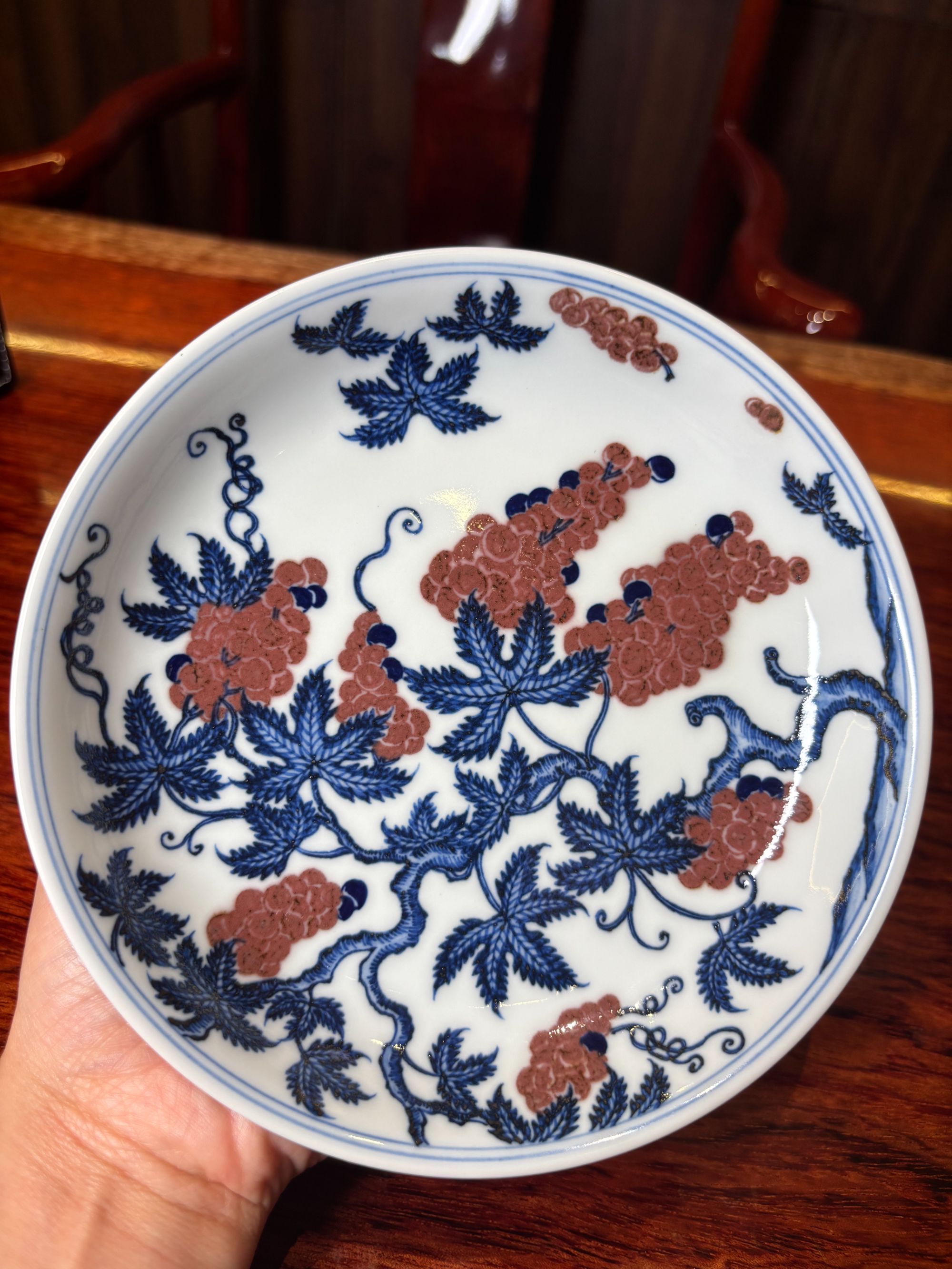 又见春风 青花釉里红葡萄壶承