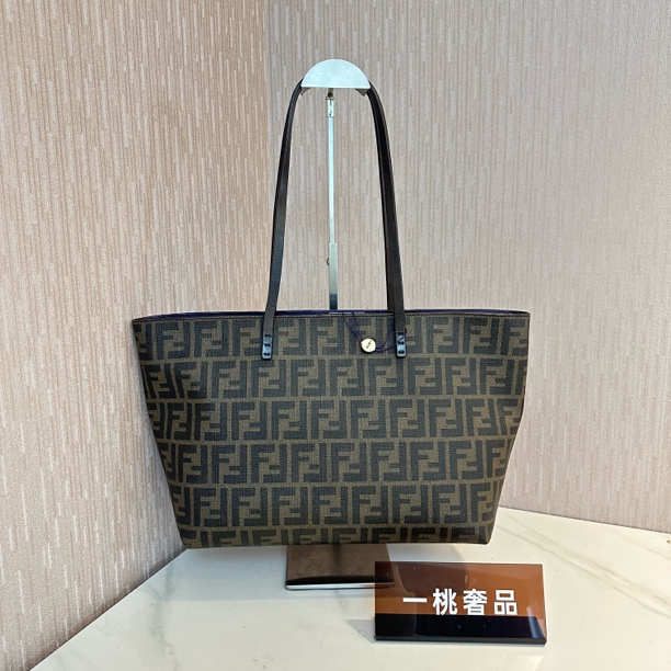 95新 FENDI/芬迪 一桃/实际98新/芬迪 老花小号托特包