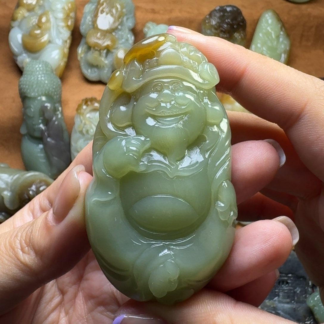 和田玉未镶嵌颈饰