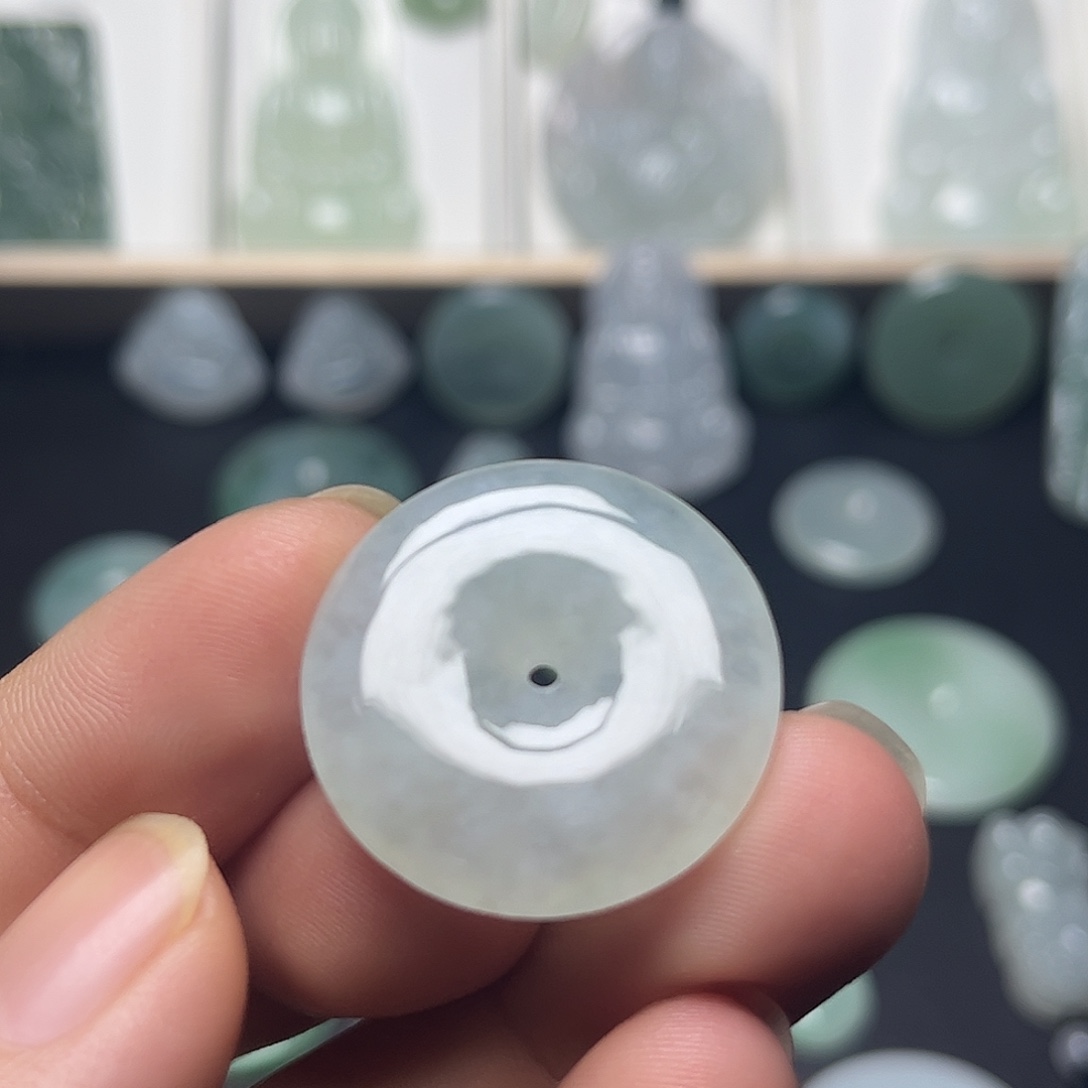 鸿***少翡翠足金镶嵌颈饰缅甸天然翡翠