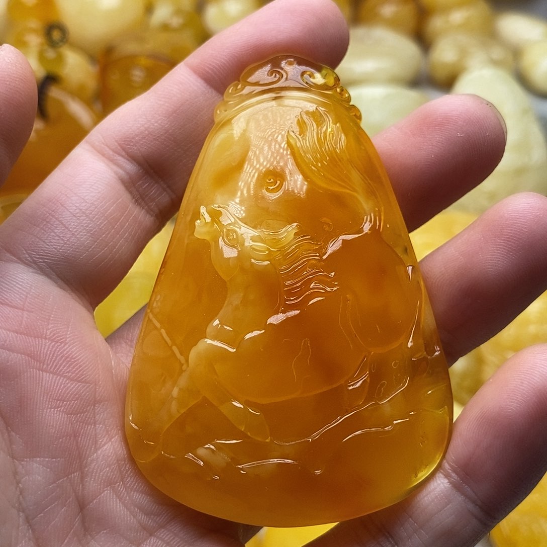 琥珀颈饰未镶嵌琥珀蜜蜡吊坠