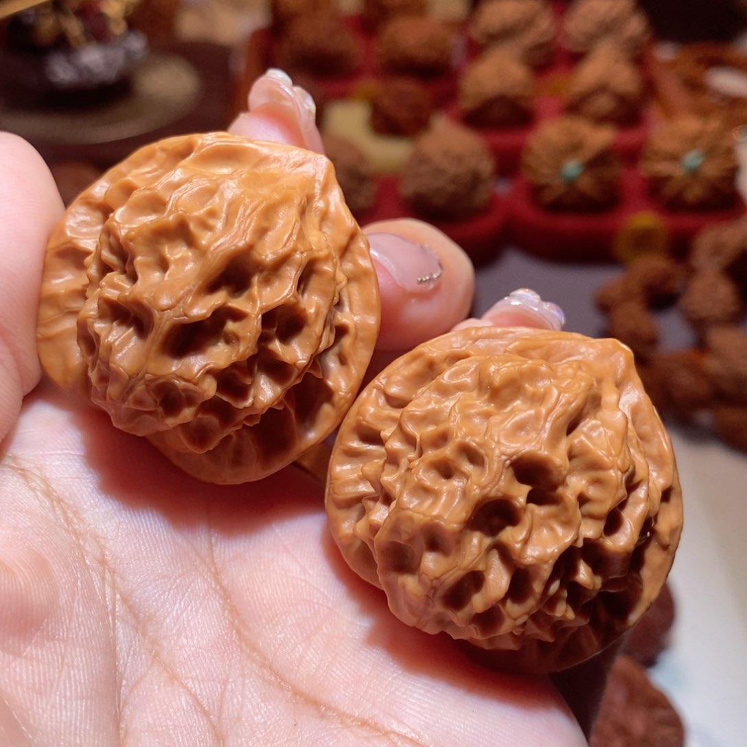 文玩核桃把件39尺龙鳞