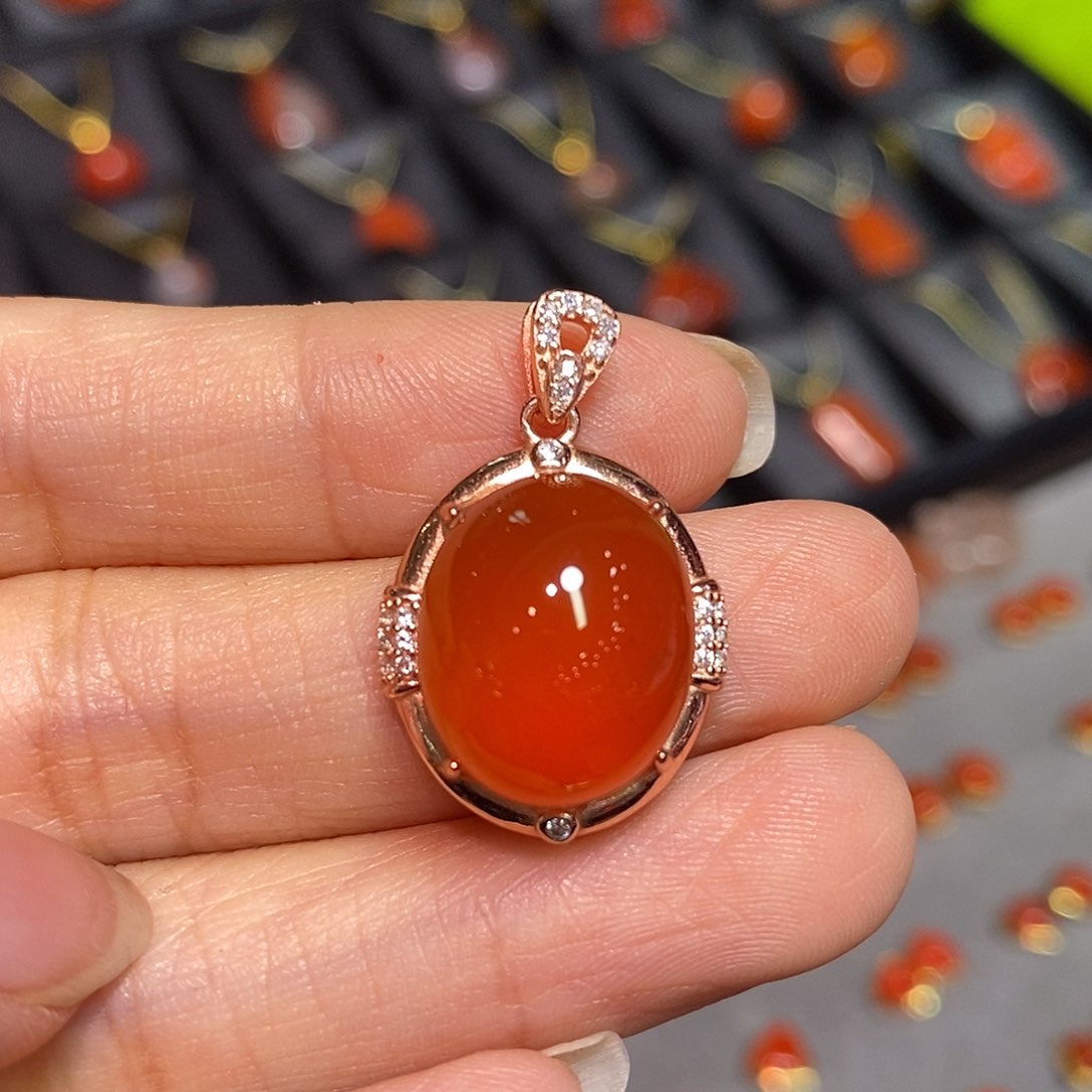 南红玛瑙云南保山冰红吊坠银S925镶嵌