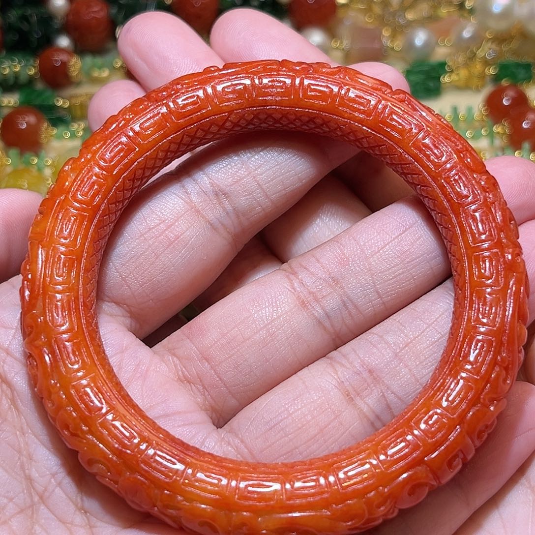 N***l翡翠未镶嵌颈饰翡翠