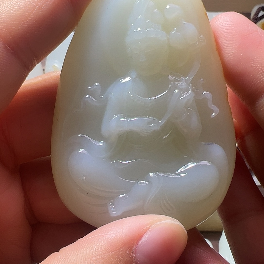 青***忆和田玉未镶嵌颈饰