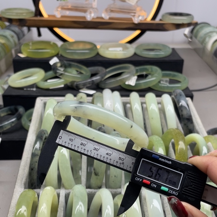 蛇纹石玉手镯未镶嵌279