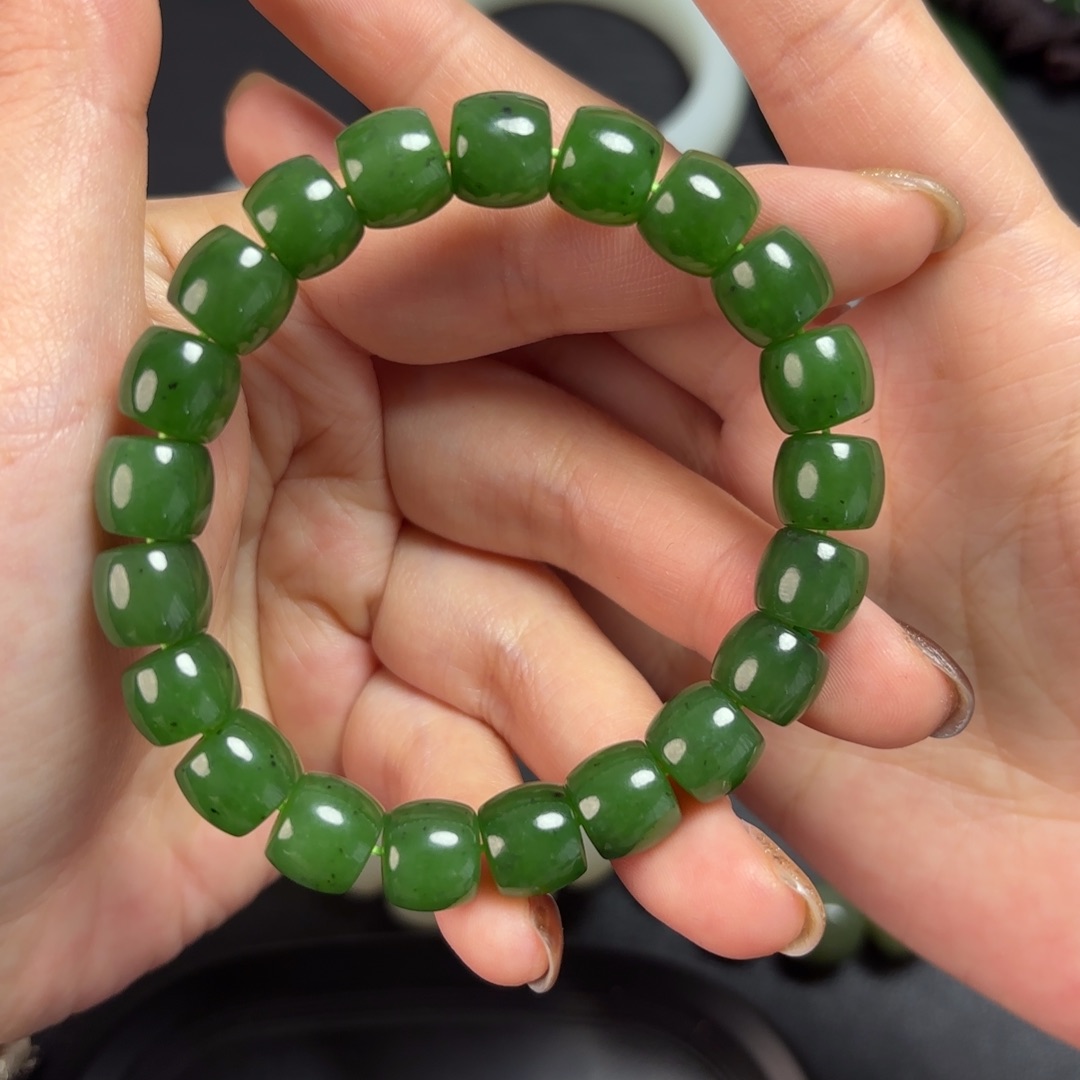 芷***磨和田玉未镶嵌手串