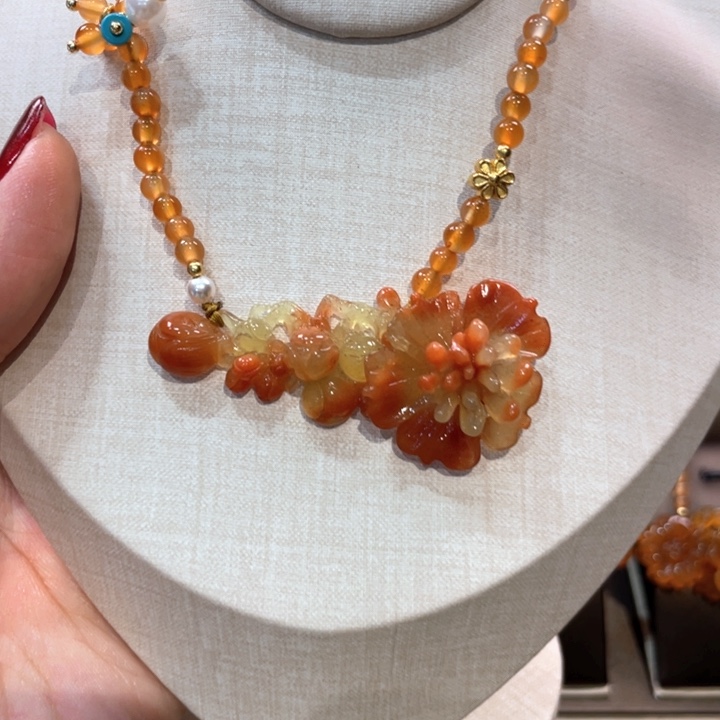 蛇纹石玉吊坠(赠链)未镶嵌