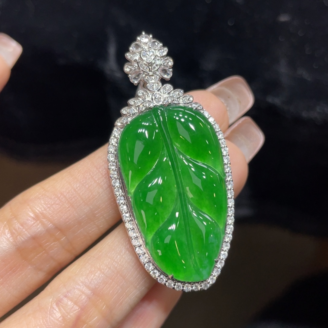 翡翠颈饰18K金镶嵌天然缅甸翡翠