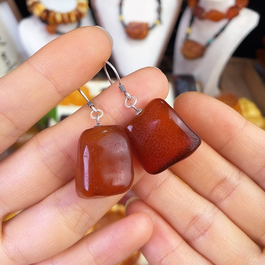 琥珀珠宝奇石未镶嵌，