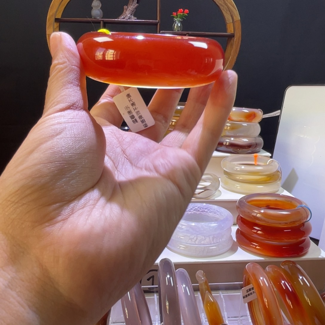 玄***青玛瑙/玉髓手镯未镶嵌