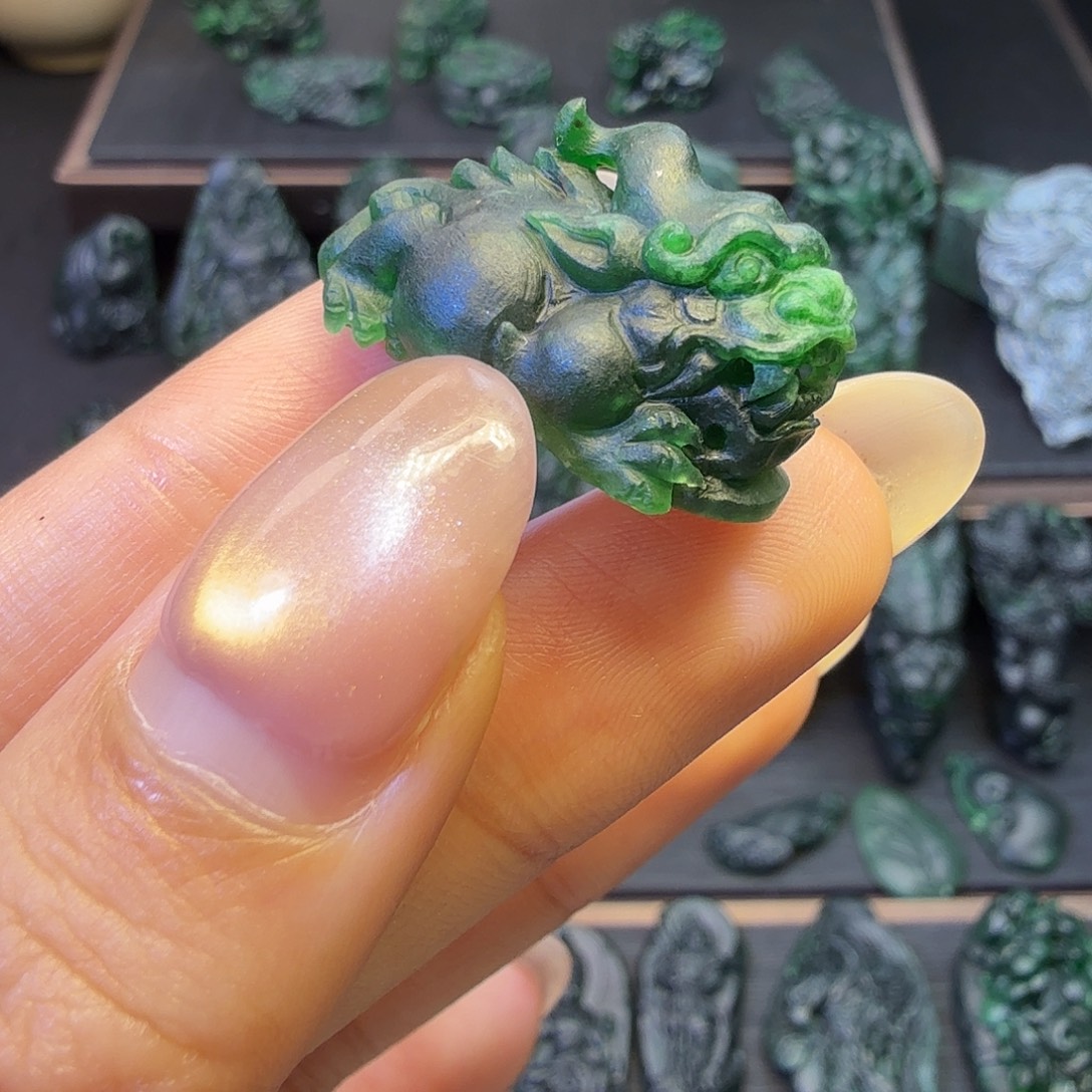 小***歪定制翡翠未镶嵌貔貅