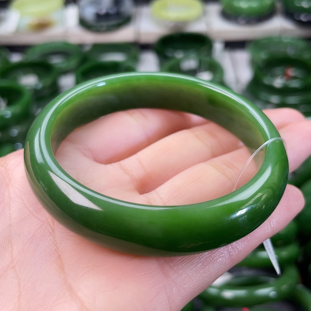 和田玉（碧玉）手镯未镶嵌