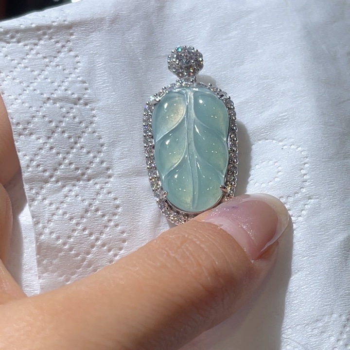 暖***阳翡翠银S925镶嵌颈饰