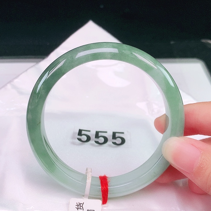 翡翠未镶嵌手镯翡翠手镯