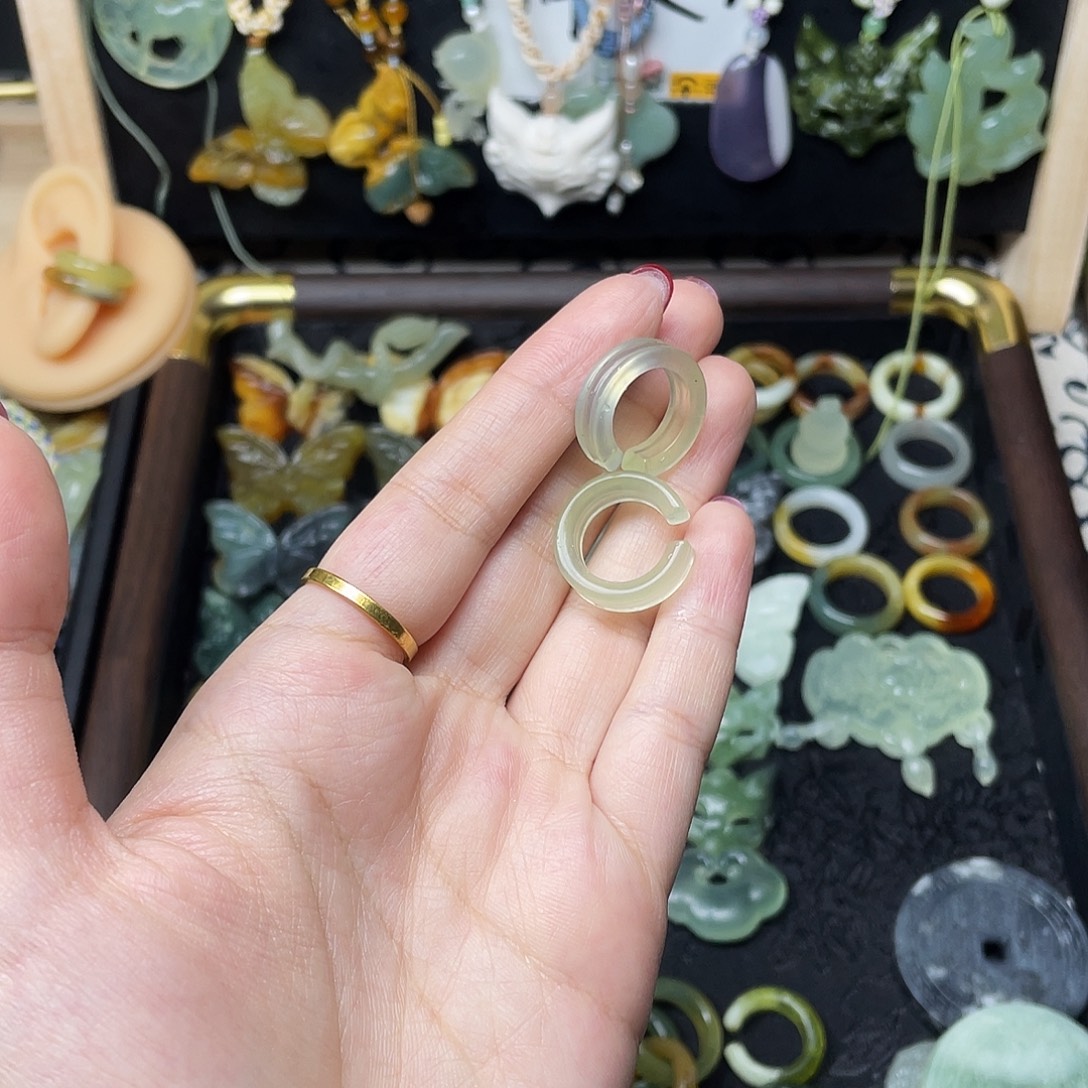 蛇纹石玉未镶嵌颈饰福利38.8一对