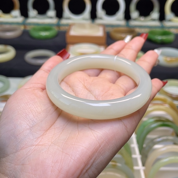 和田玉手镯未镶嵌55