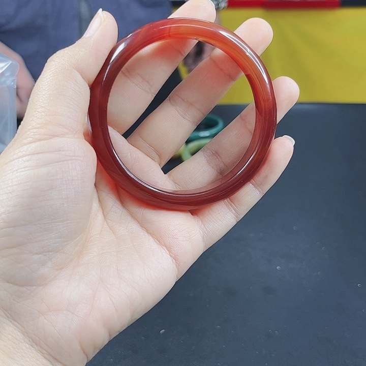 玛瑙手镯未镶嵌仙****李丅40麝香60.6圈口