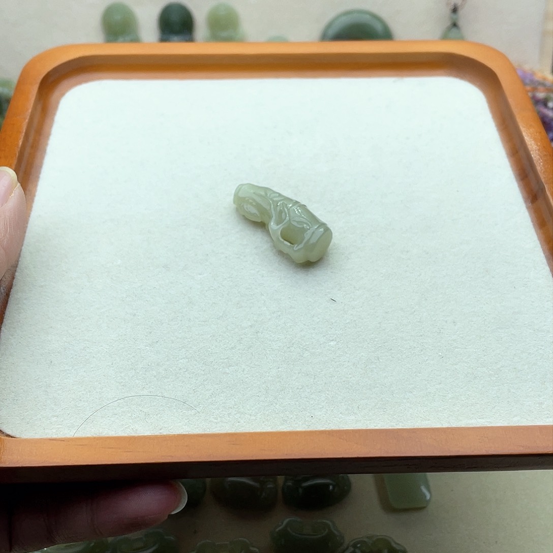 和田玉吊坠(不含链)未镶嵌