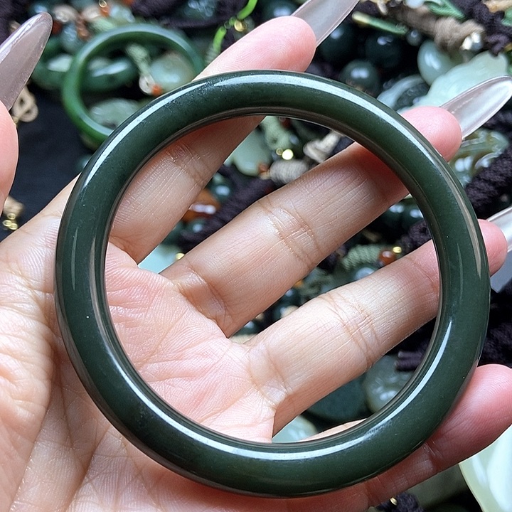 和田玉颈饰未镶嵌60