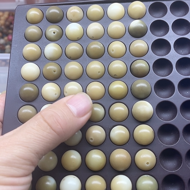 白玉菩提吊坠13奶茶圆60颗