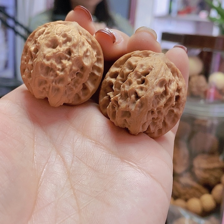 【闪购商品】文玩核桃把件34.5野狼