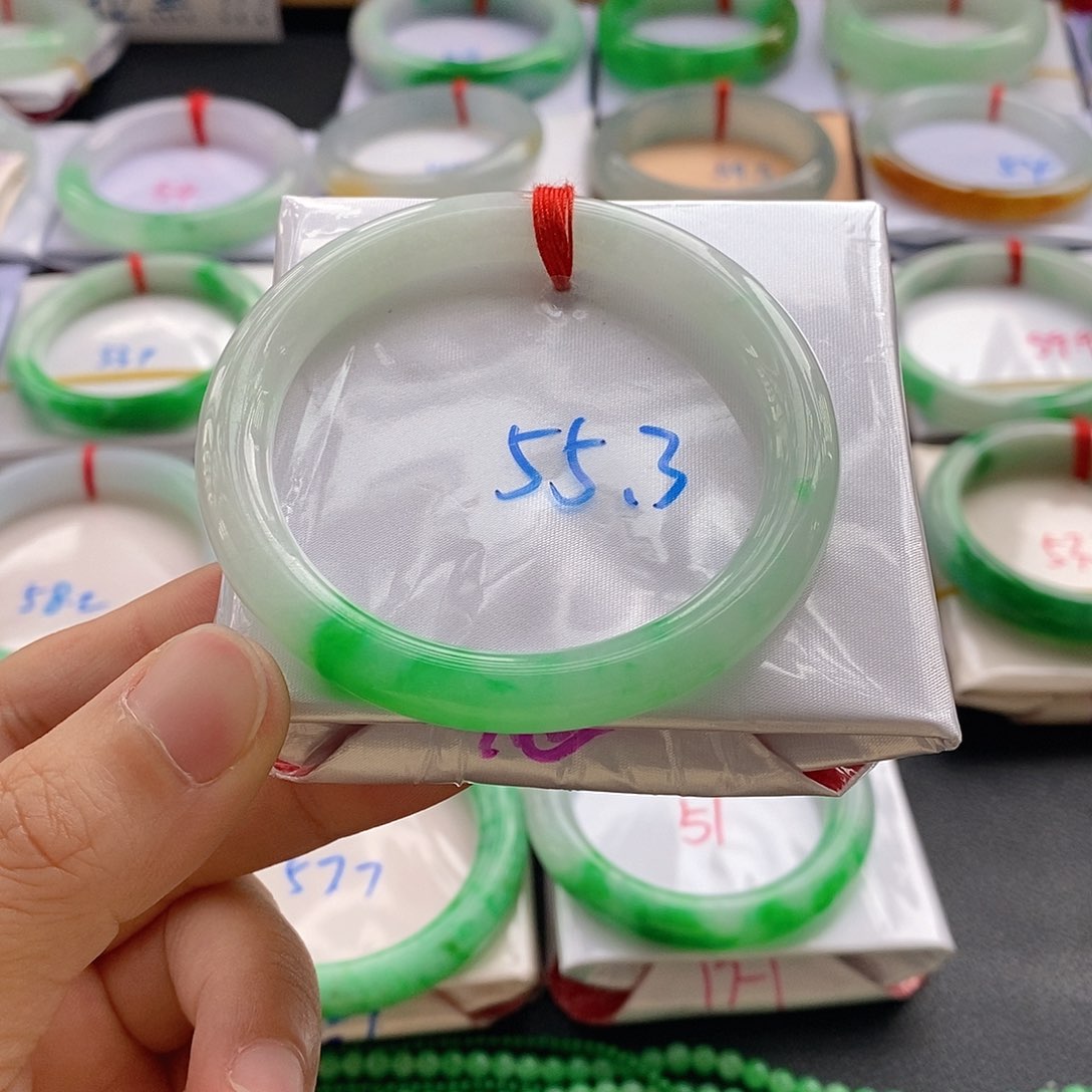 翡翠手镯未镶嵌13号