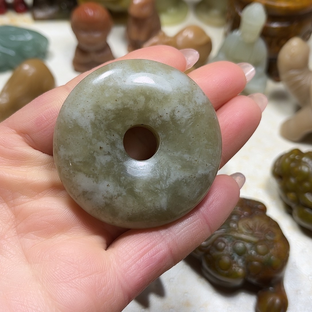 白玉菩提吊坠白玉菩提吊坠