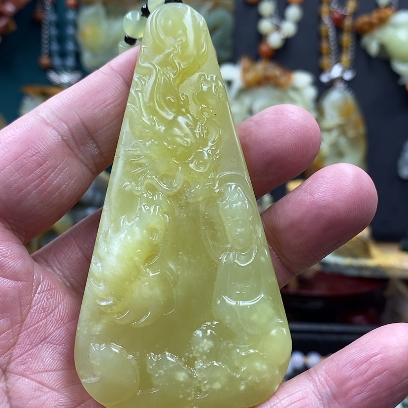 【闪购商品】蛇纹石玉吊坠未镶嵌