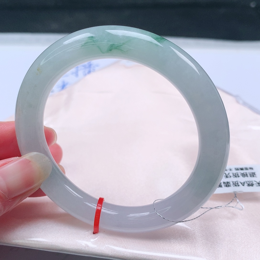 翡翠手镯未镶嵌53圈