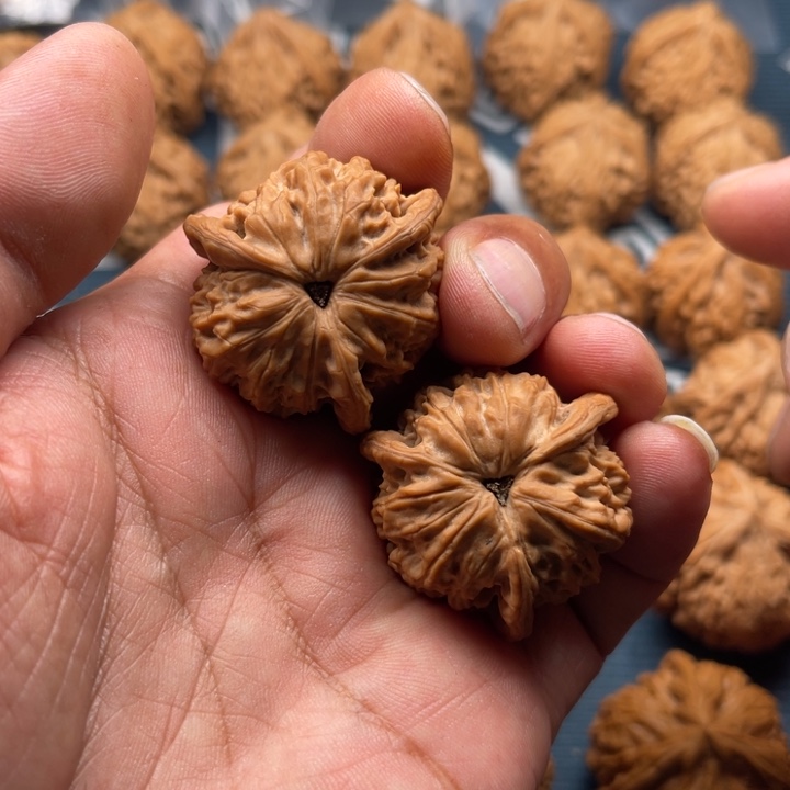 文玩核桃吊坠松唐三角三棱