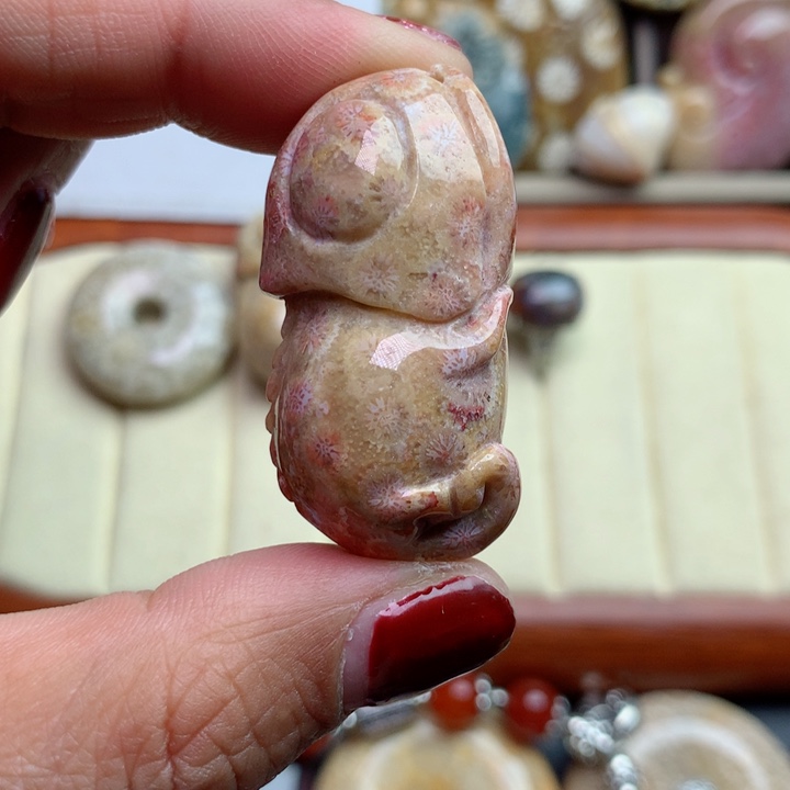 硅化珊瑚（珊瑚玉）颈饰未镶嵌