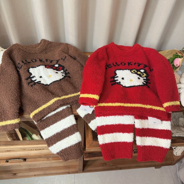 釉兮 9537女童25冬款Kitty半边绒圆领睡衣套装