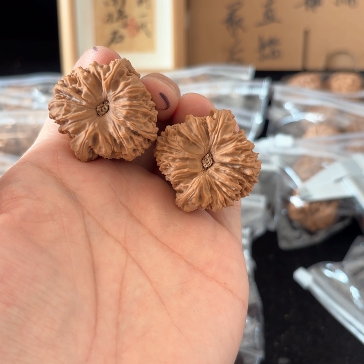 文玩核桃吊坠小*峰南将