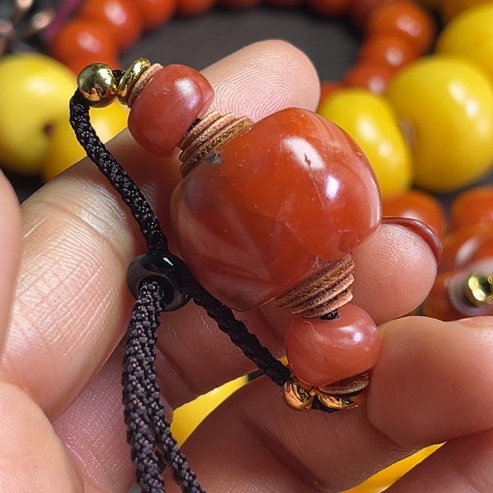 颈饰琉璃?****琉璃……….