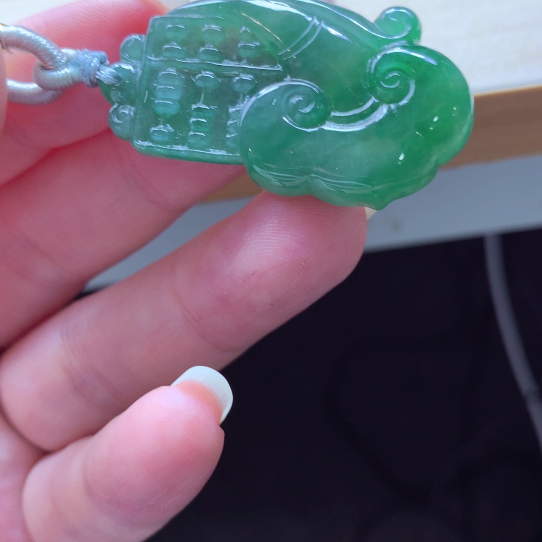 翡翠颈饰未镶嵌吊坠