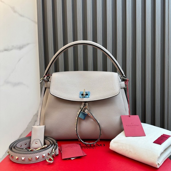 99新/华伦天奴/市场价99999/包包/250310XZ0025