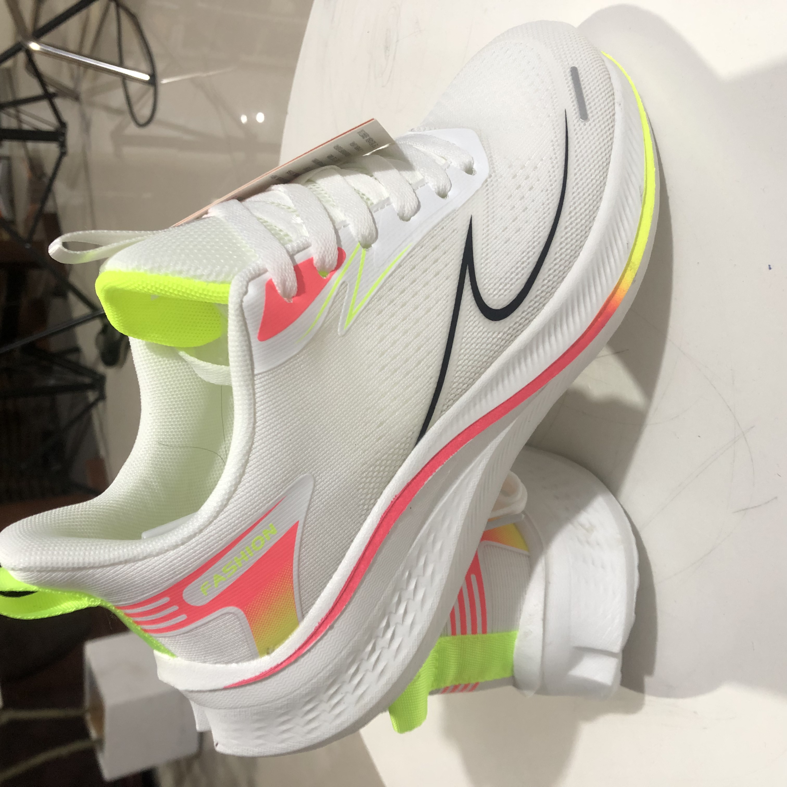 A【情侣款】网面透气运动跑步鞋26019