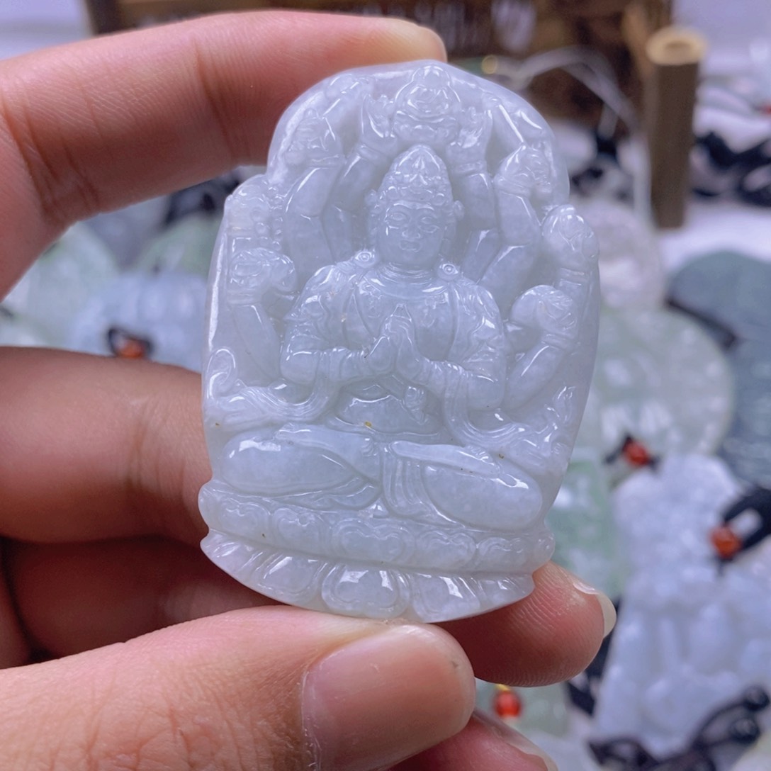 翡翠颈饰未镶嵌翡翠