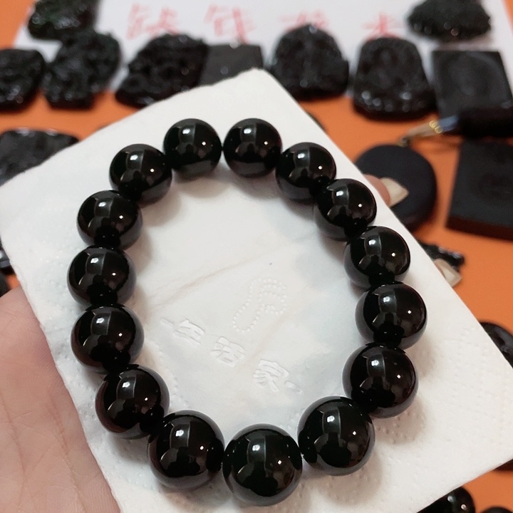 翡翠颈饰未镶嵌布****蛋