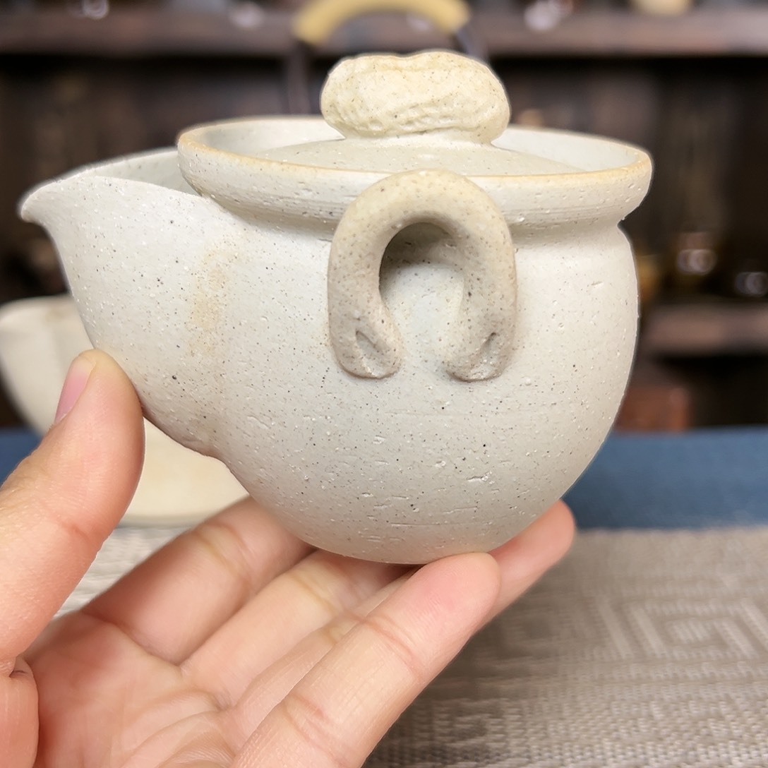 纯手工制作的小容量宝瓶