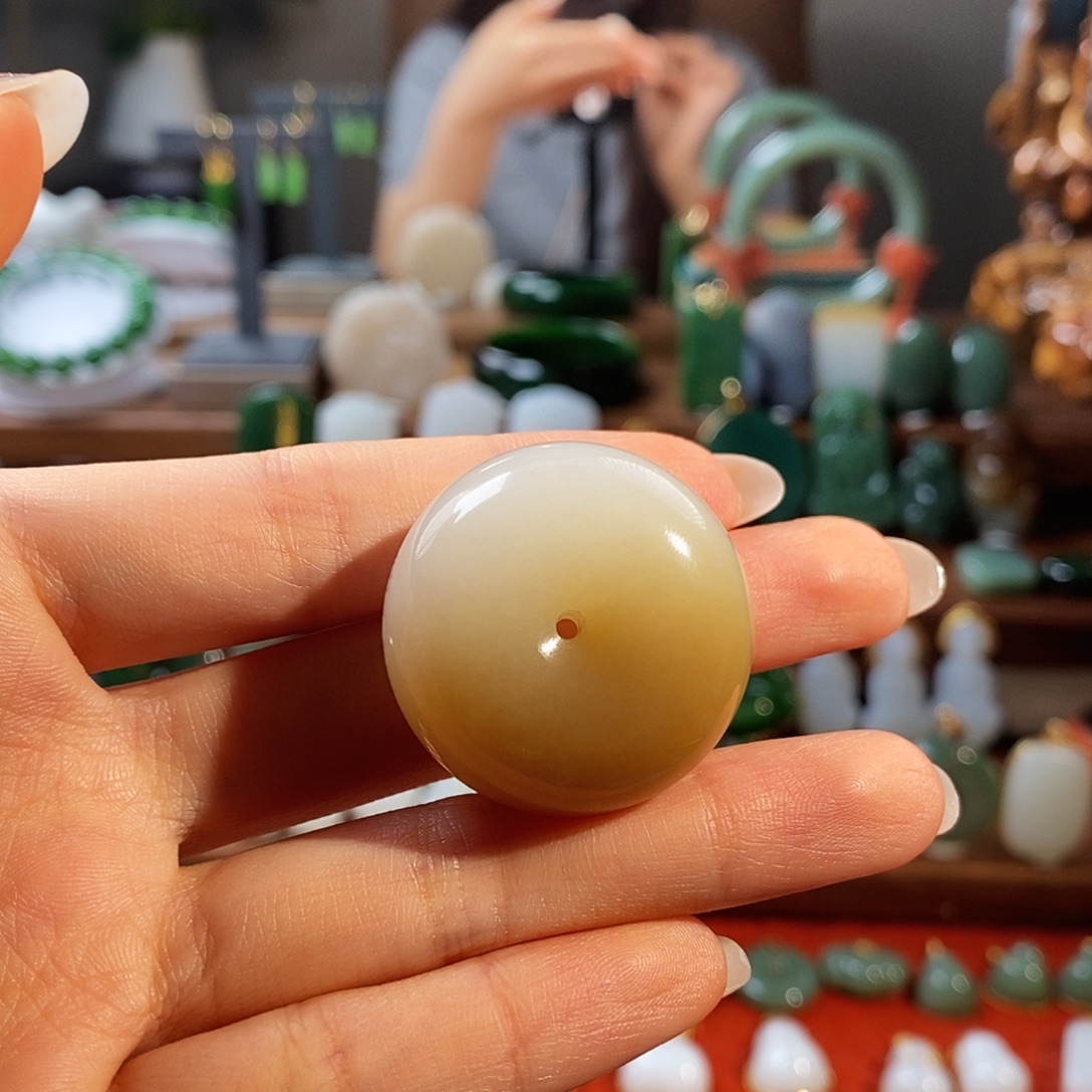 小***L吊坠(不含链)未镶嵌和田玉