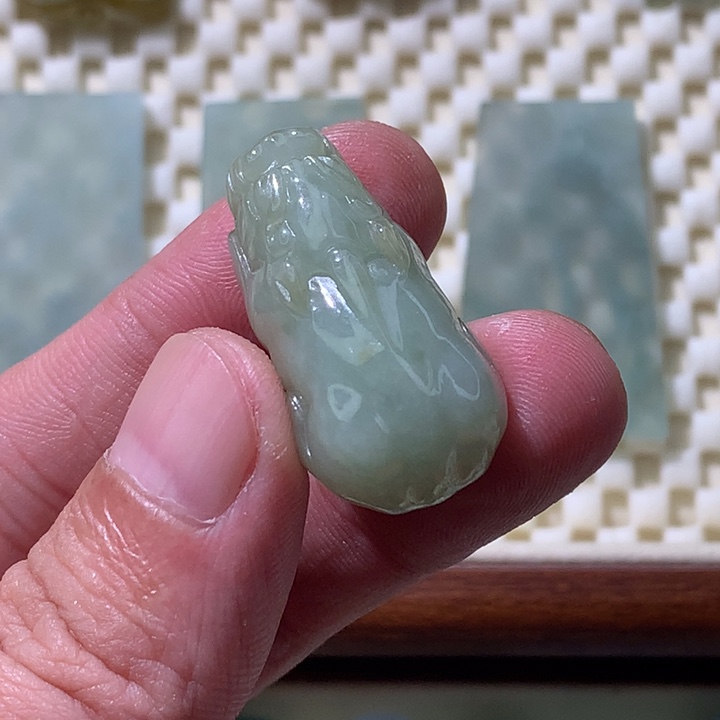 定制翡翠未镶嵌貔貅