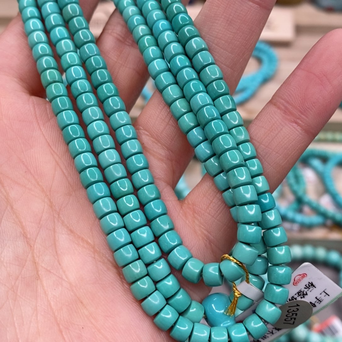 绿松石珠宝奇石未镶嵌美**了